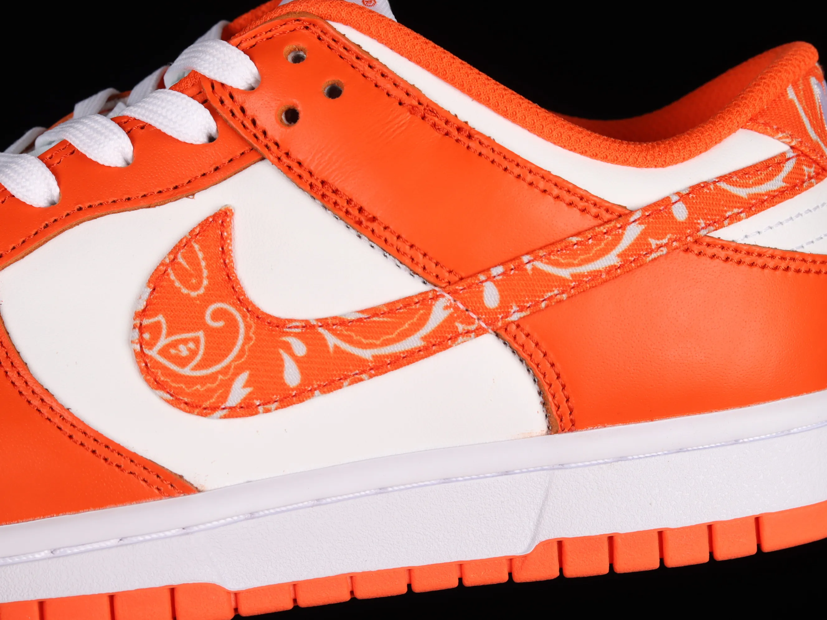 All Categories Nk SB Dunk Series Nk SB Dunk Low Low-top Sneakers F Version Nk Dunk Low "White Orange" Cashew Flower White Orange SB Smashed Backboard Fashion Casual Sneakers DH4401-103